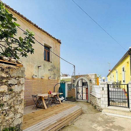 Guesthouse Near The Castle Of Himare Exterior photo