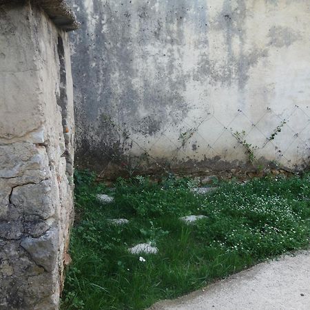 Guesthouse Near The Castle Of Himare Exterior photo