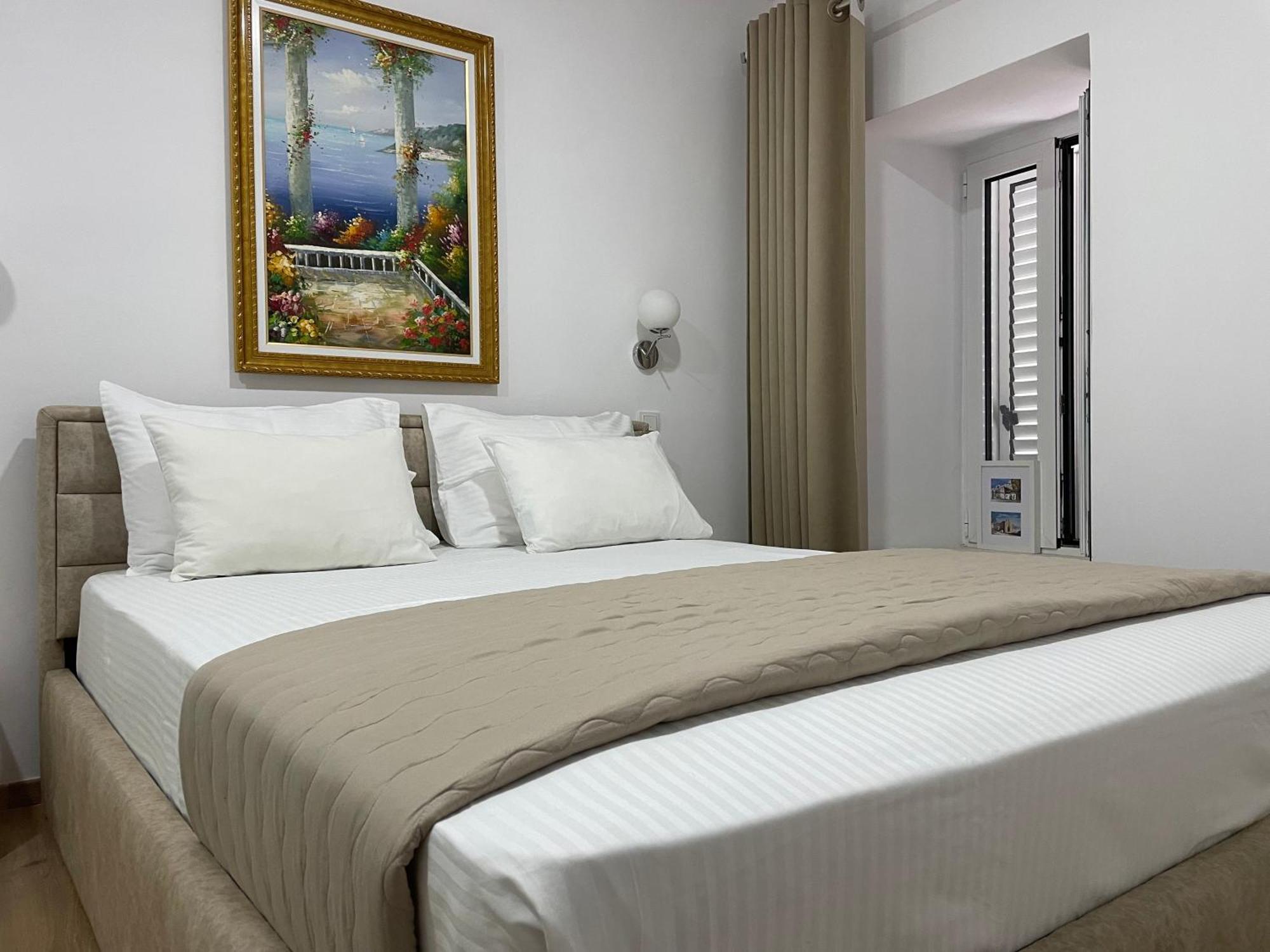 Guesthouse Near The Castle Of Himare Exterior photo