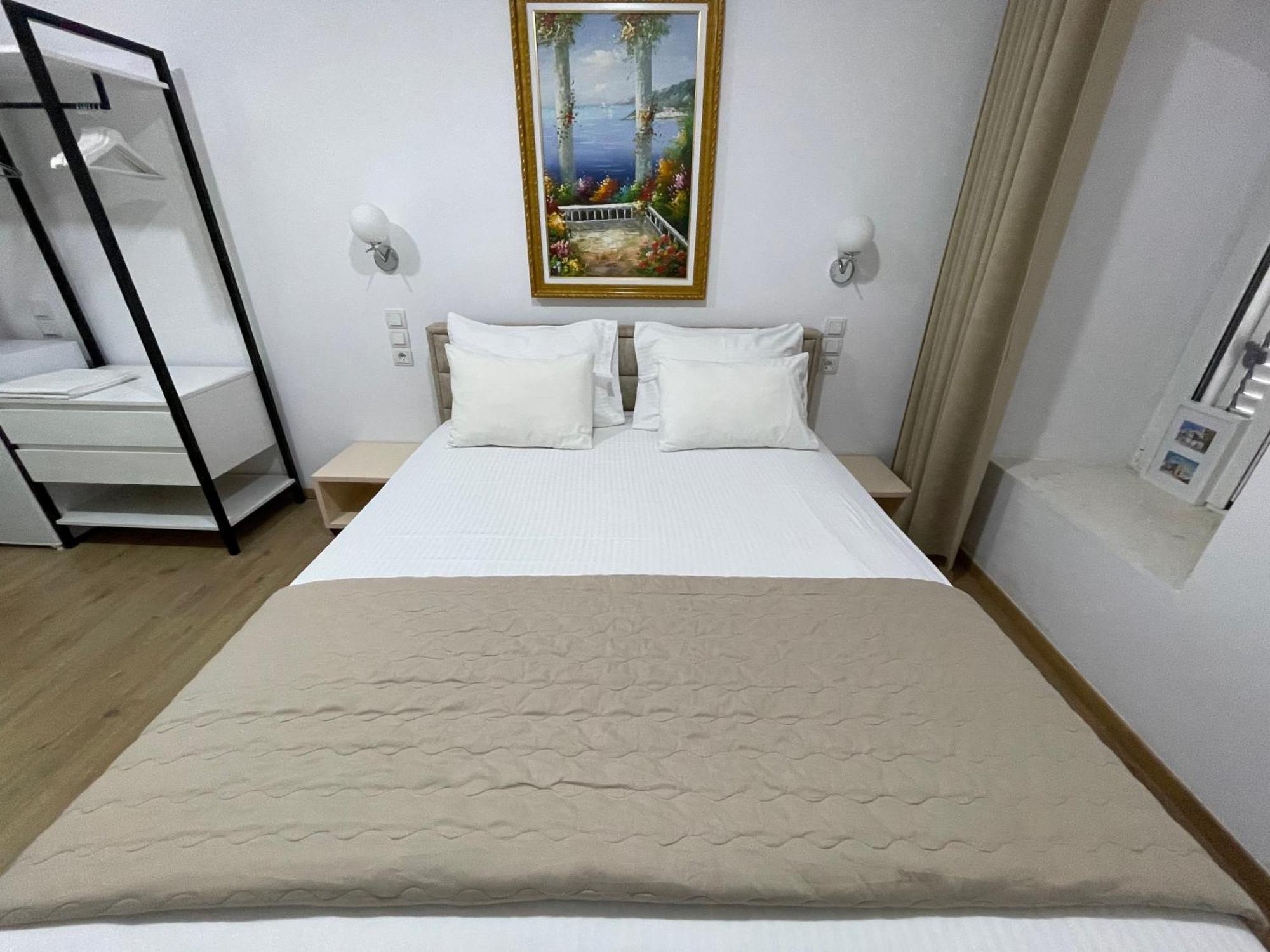 Guesthouse Near The Castle Of Himare Exterior photo