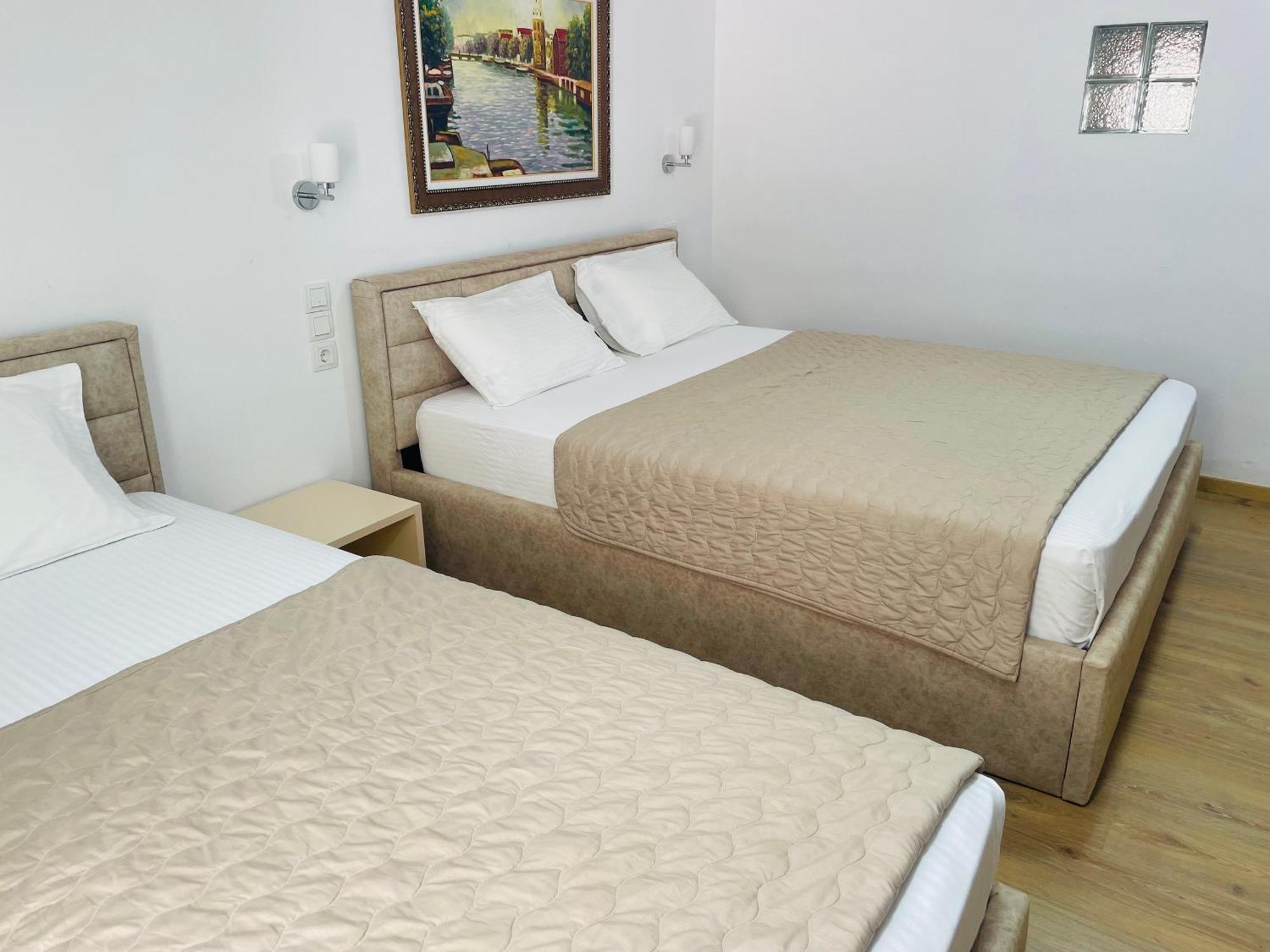 Guesthouse Near The Castle Of Himare Exterior photo