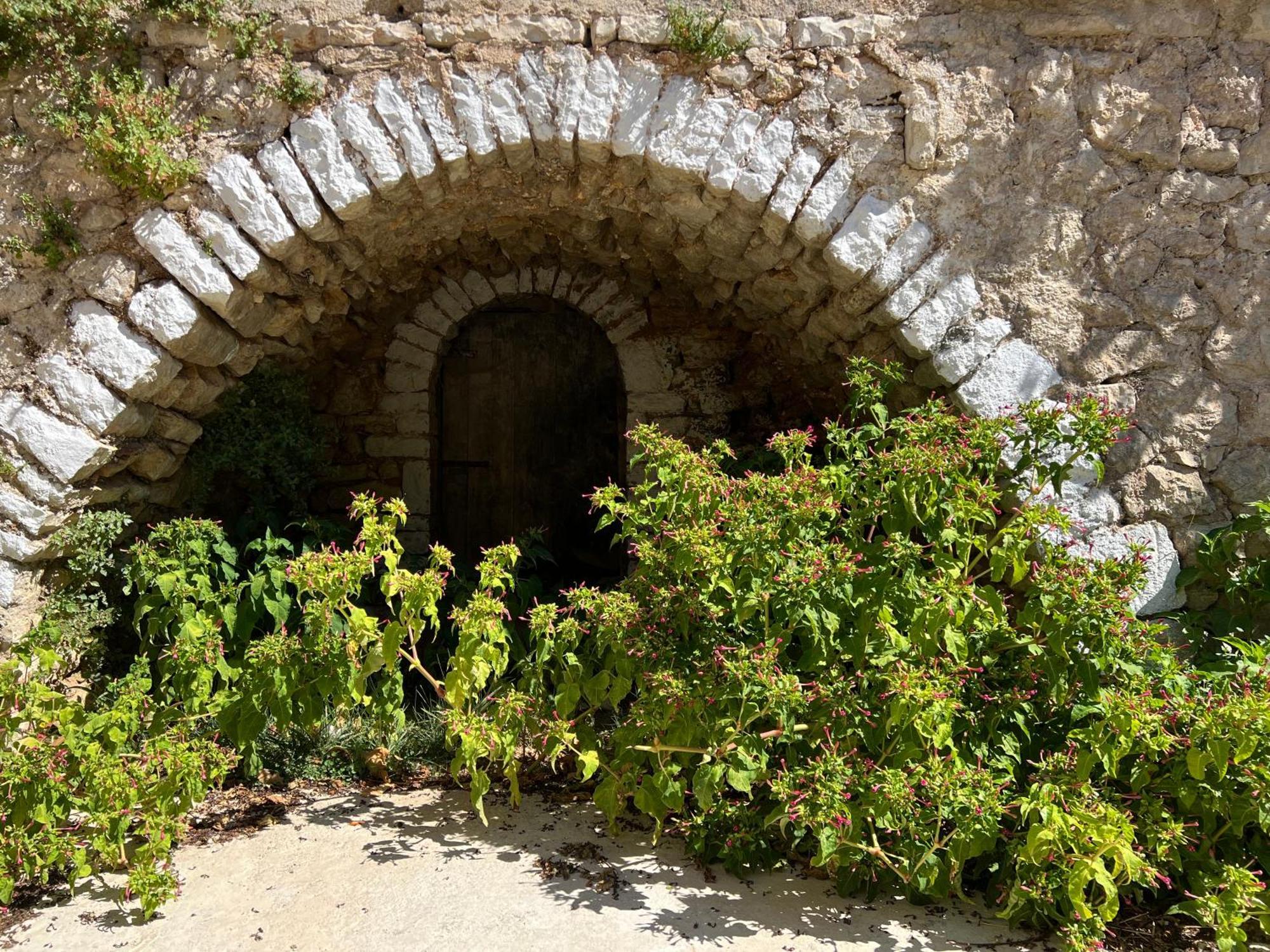Guesthouse Near The Castle Of Himare Exterior photo