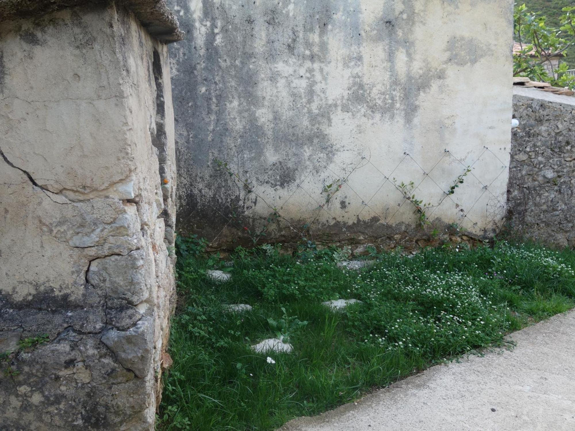 Guesthouse Near The Castle Of Himare Exterior photo